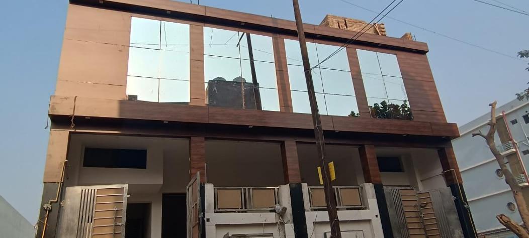 Geeta Dham Hotel Vrindavan Exterior photo