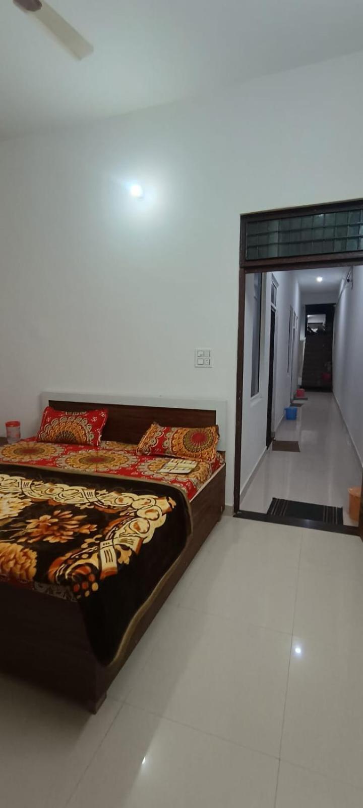 Geeta Dham Hotel Vrindavan Exterior photo